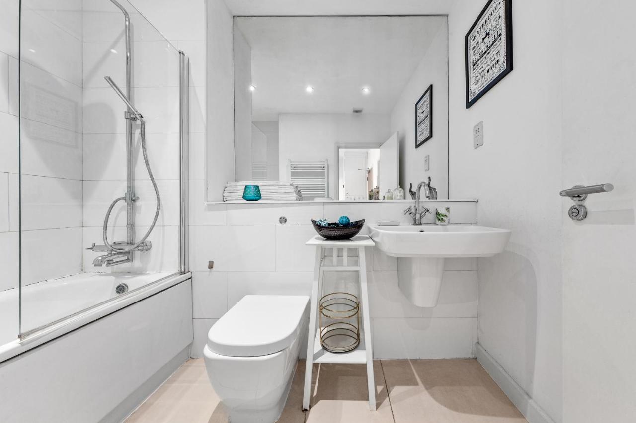 3-Bedroom Flat In London Sleeps 14 Hy1 外观 照片